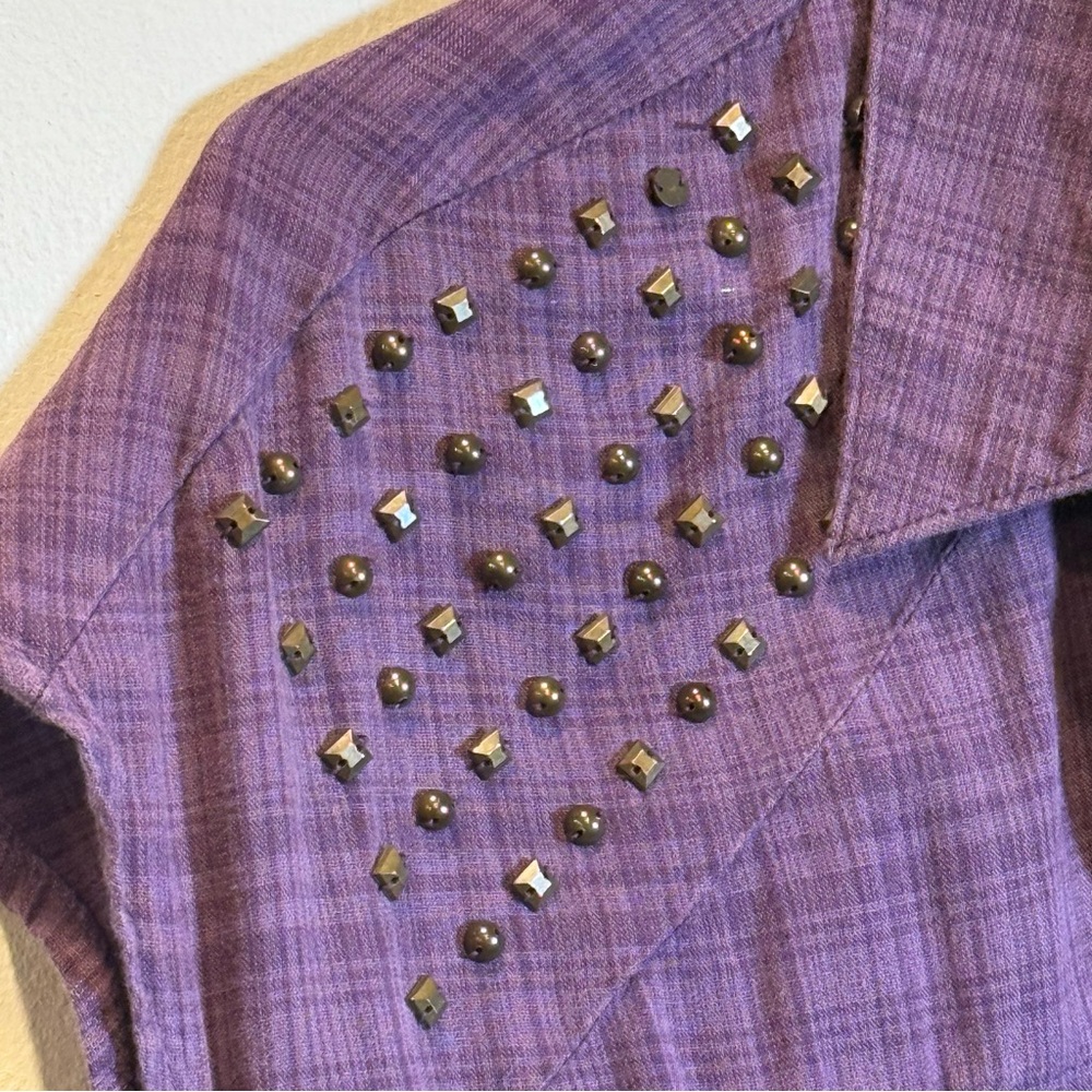 a.n.a Purple Studded Shoulders Button Down Shirt Women’s Medium Preowned Great - Picture 8 of 10